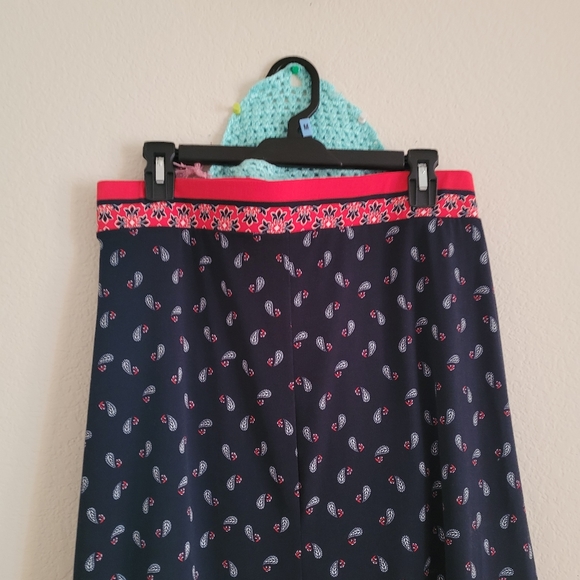 A dark navy blue skirt very soft struchi fabric type quality. Size MM. - Picture 4 of 5